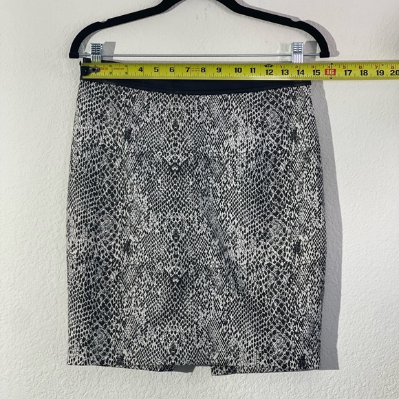 Guess Snake Printed A-Line Skirt
Style #W43D88W5QB0 - Picture 6 of 6